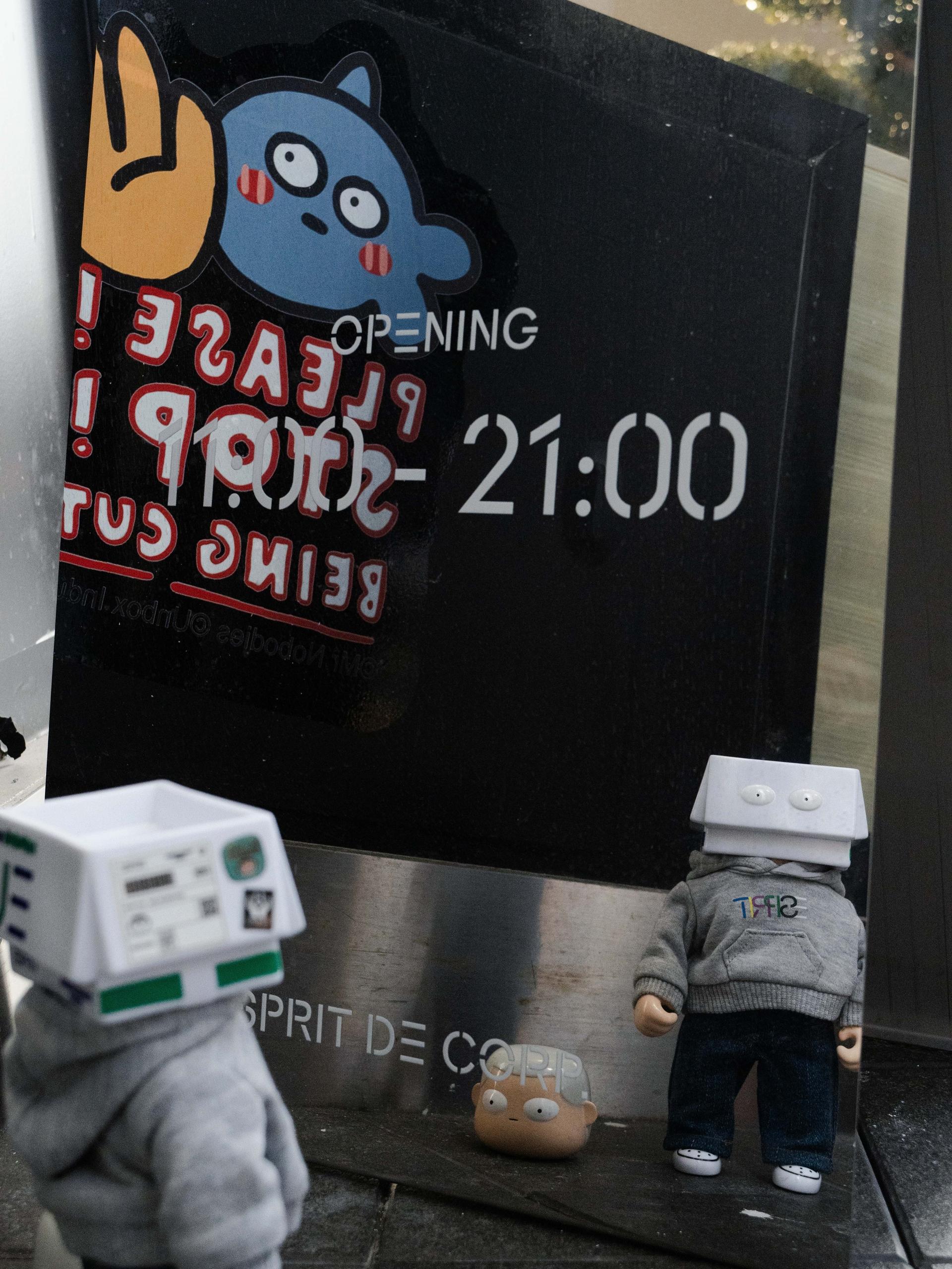 ESPRIT x MR NOBODIES Figure