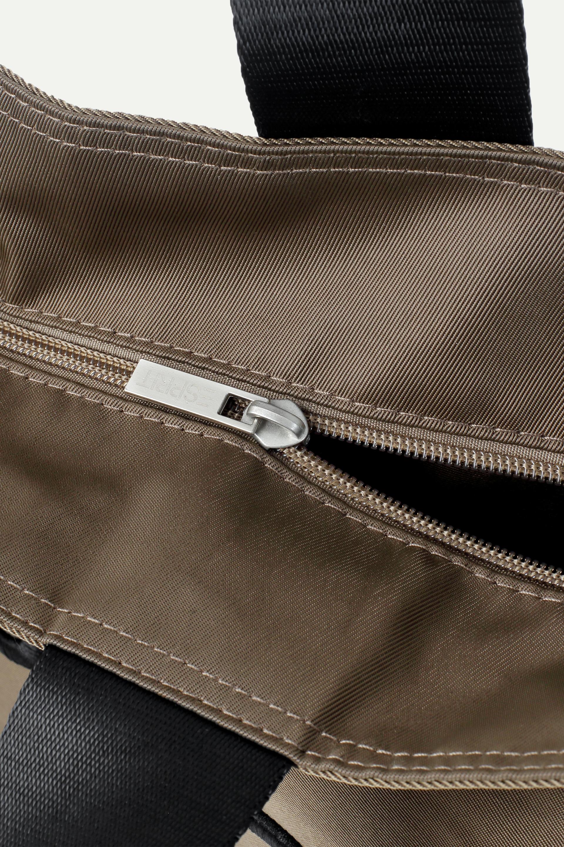 Esprit 中碼手提袋