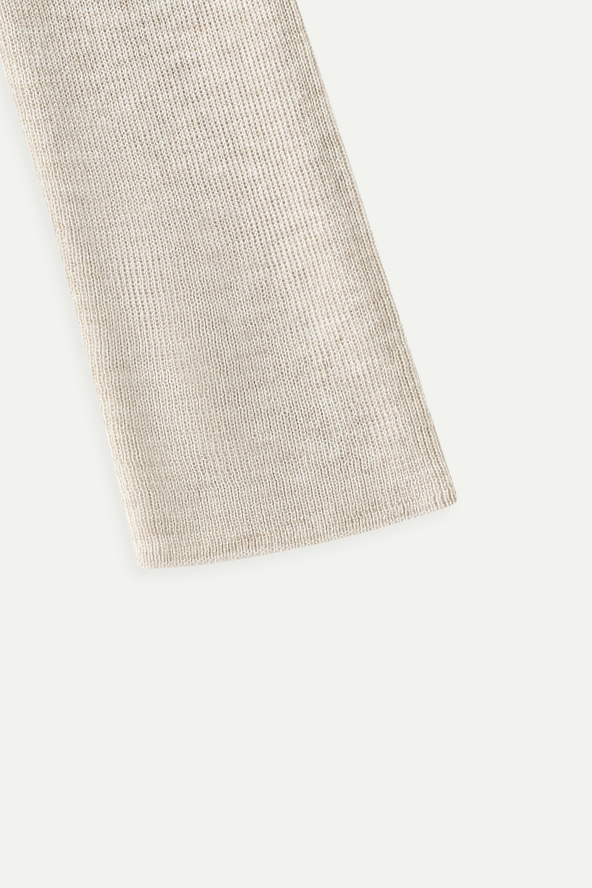 半高領針織上衣