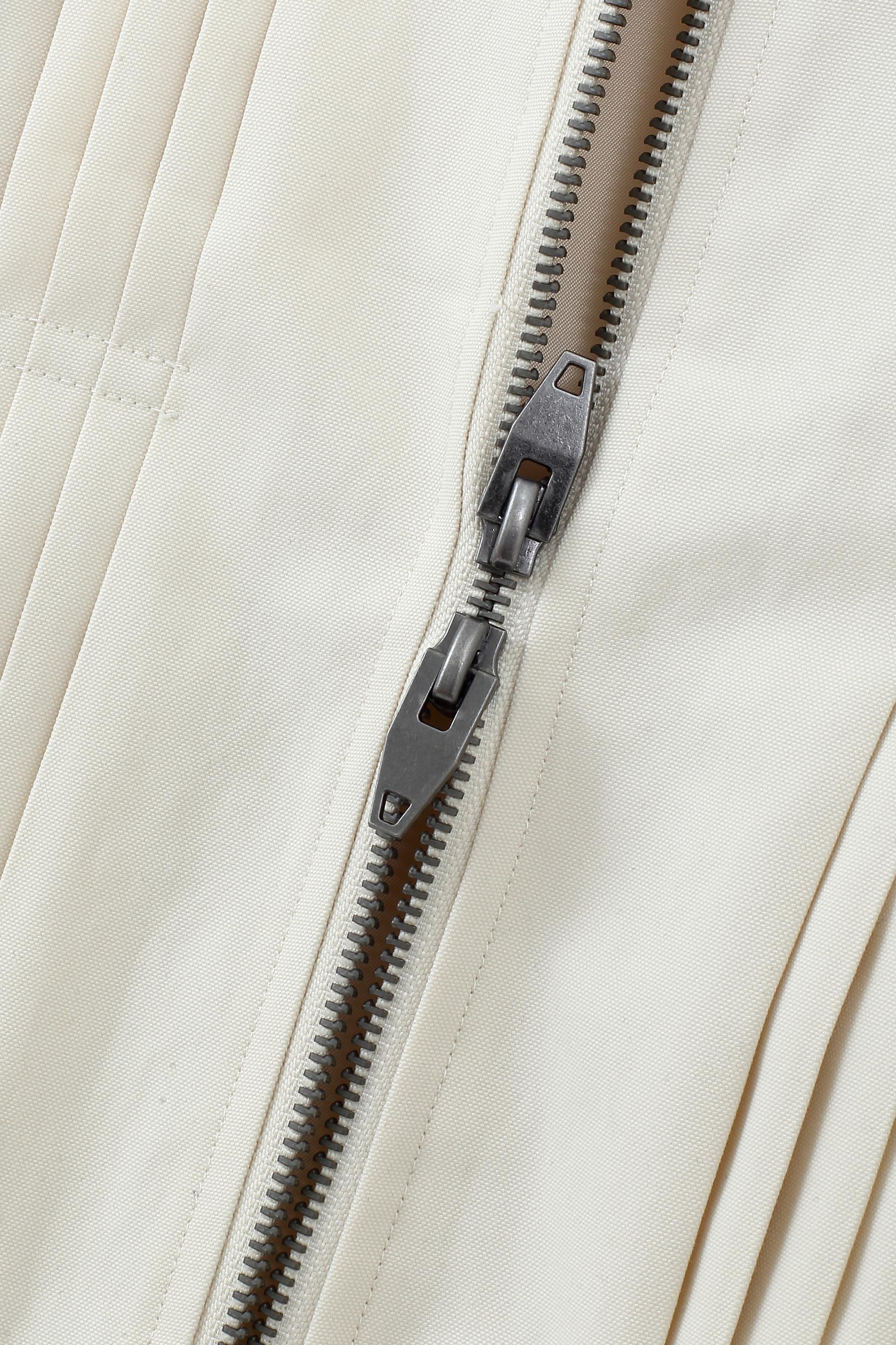 撞色領壓褶拉鏈外套