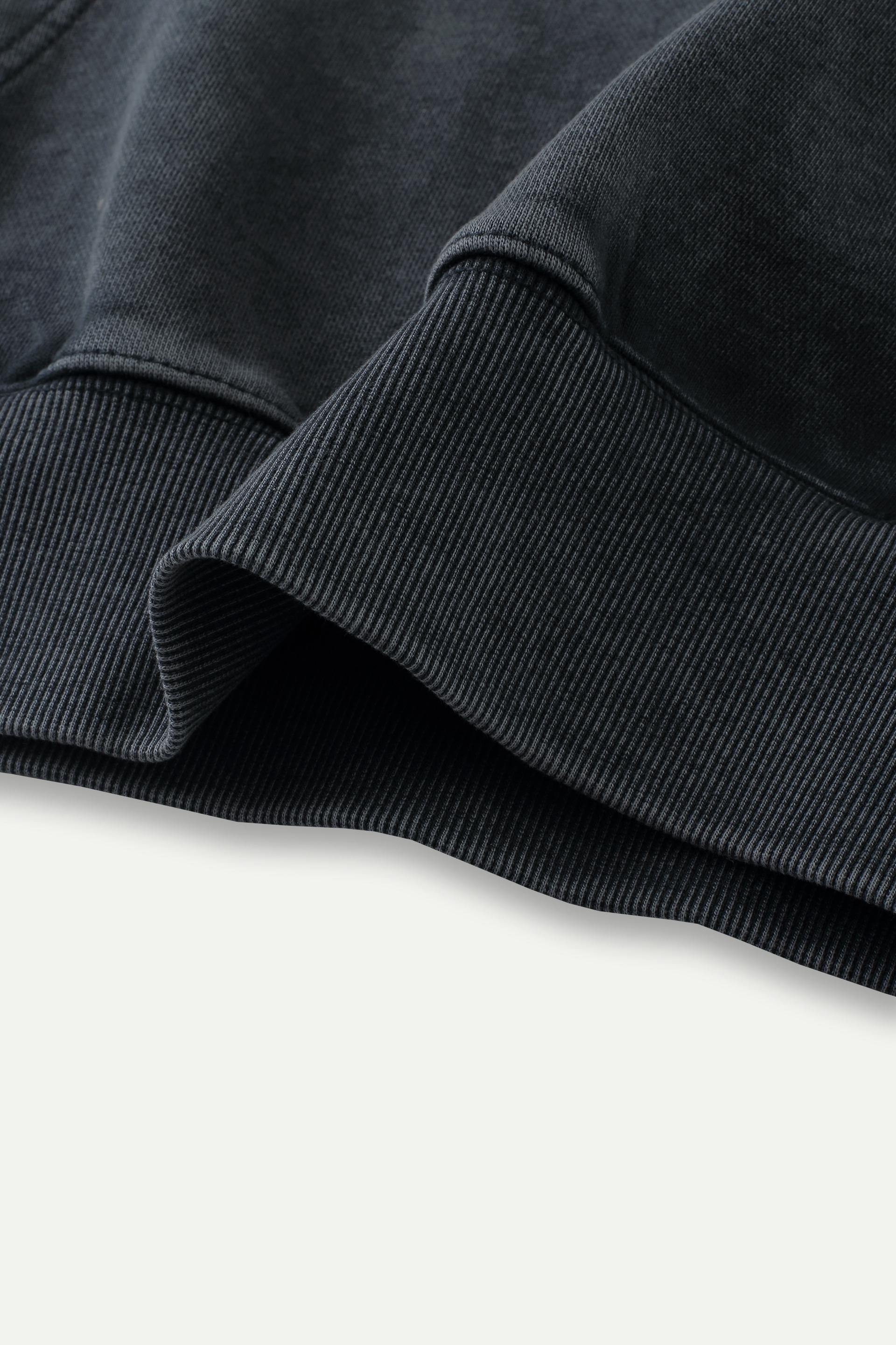 寬鬆 V 字領連帽衫